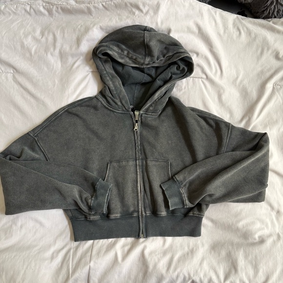 Cropped Sweatshirt - Picture 1 of 2